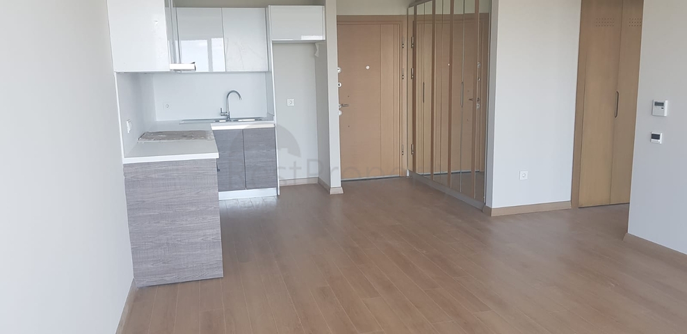 في مركز اسطنبول - منطقة ايوب التاريخية - شقة غرفتين وصالة ضمن مجمع سكني حديث 