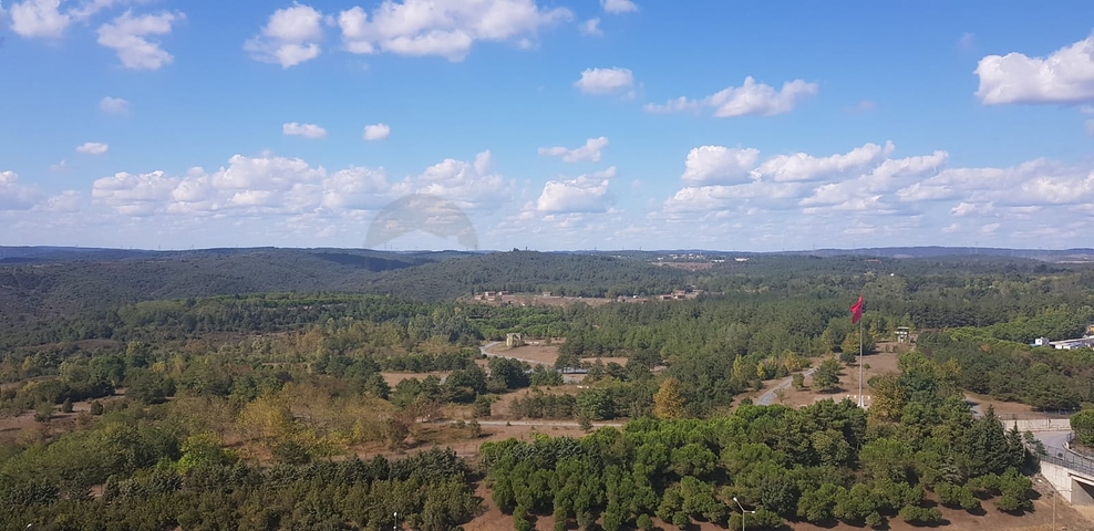 في مركز اسطنبول - منطقة ايوب التاريخية - شقة غرفتين وصالة ضمن مجمع سكني حديث 