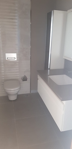 في مركز اسطنبول - منطقة ايوب التاريخية - شقة غرفتين وصالة ضمن مجمع سكني حديث 