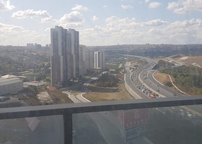 في مركز اسطنبول - منطقة ايوب التاريخية - شقة غرفتين وصالة ضمن مجمع سكني حديث 