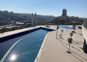 في مركز اسطنبول - منطقة ايوب التاريخية - شقة غرفتين وصالة ضمن مجمع سكني حديث 