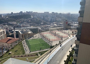 في مركز اسطنبول - منطقة ايوب التاريخية - شقة غرفتين وصالة ضمن مجمع سكني حديث 