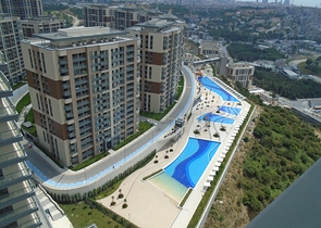 في مركز اسطنبول - منطقة ايوب التاريخية - شقة غرفتين وصالة ضمن مجمع سكني حديث 