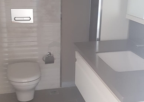 في مركز اسطنبول - منطقة ايوب التاريخية - شقة غرفتين وصالة ضمن مجمع سكني حديث 