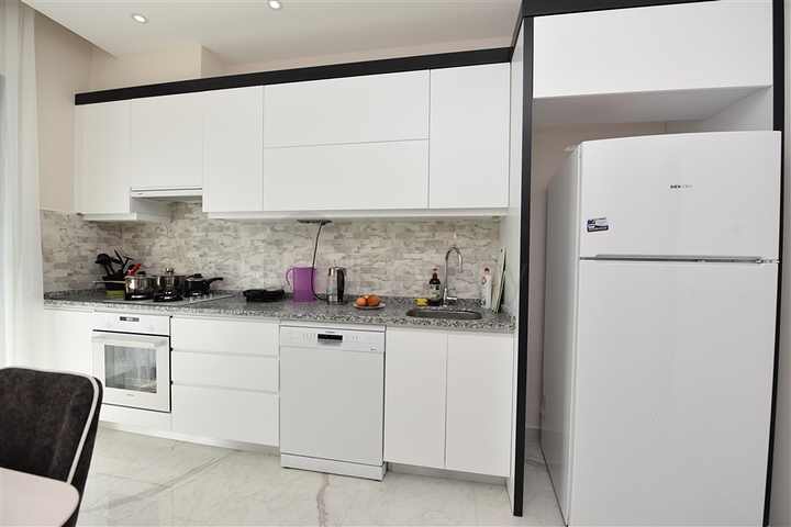 في مركز الانيا - شقة غرفتين وصالة مفروشة ضمن مجمع سكني حديث فاخر .