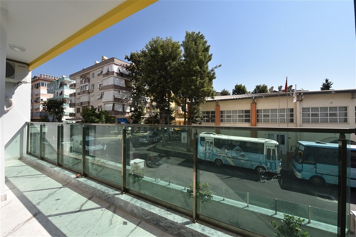 في مركز الانيا - شقة غرفتين وصالة مفروشة ضمن مجمع سكني حديث فاخر .