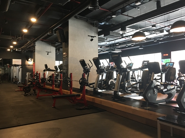 للمستثمرين - شقة غرفة وصالة ضمن مجمع فاخر في منطقة باسن اكسبرس / اسطنبول 