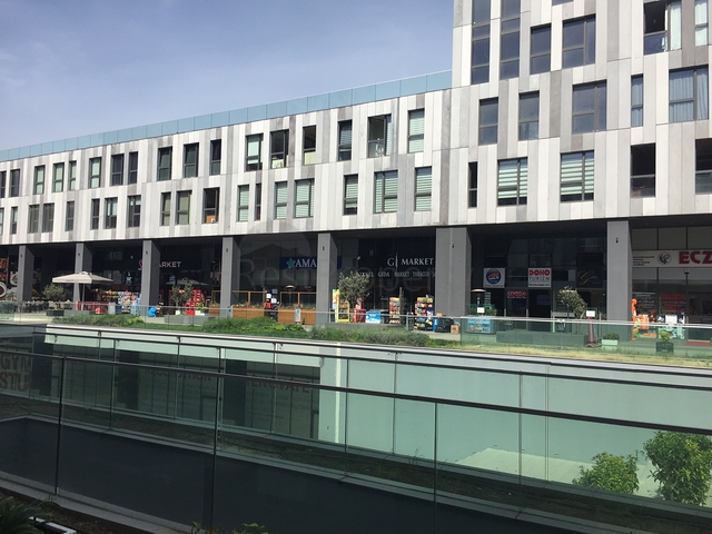 للمستثمرين - شقة غرفة وصالة ضمن مجمع فاخر في منطقة باسن اكسبرس / اسطنبول 