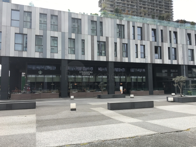 للمستثمرين - شقة غرفة وصالة ضمن مجمع فاخر في منطقة باسن اكسبرس / اسطنبول 