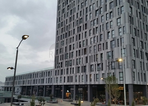 للمستثمرين - شقة غرفة وصالة ضمن مجمع فاخر في منطقة باسن اكسبرس / اسطنبول 