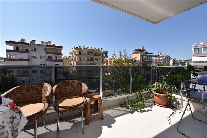 شقة  فاخرة غرفتين وصالة في مركز الانيا 