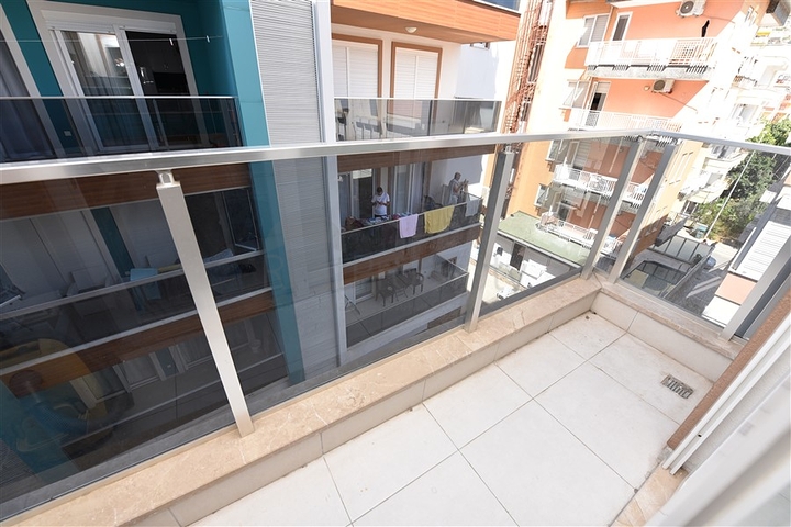 شقة  فاخرة غرفتين وصالة في مركز الانيا 