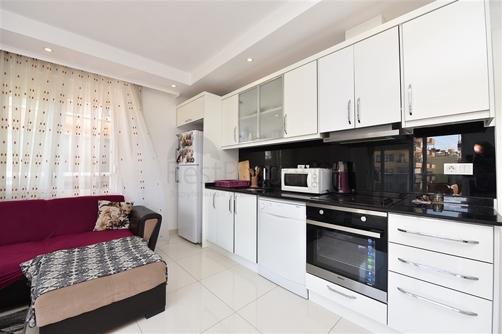 شقة  فاخرة غرفتين وصالة في مركز الانيا 