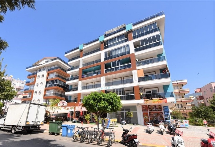 شقة  فاخرة غرفتين وصالة في مركز الانيا 