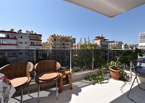 شقة  فاخرة غرفتين وصالة في مركز الانيا 