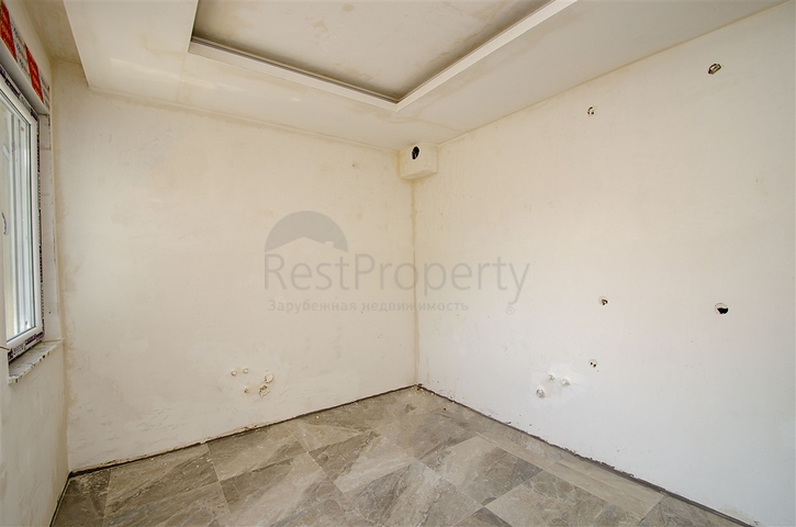 الشقق 1 + 1 ، 2 + 1 ، 3 + 1 في المجمع في المرحلة النهائية من البناء