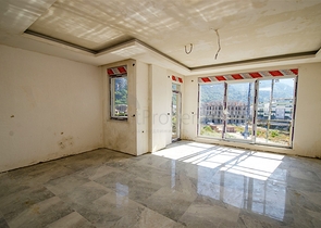 الشقق 1 + 1 ، 2 + 1 ، 3 + 1 في المجمع في المرحلة النهائية من البناء