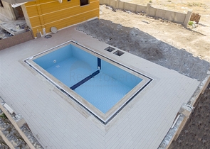 الشقق 1 + 1 ، 2 + 1 ، 3 + 1 في المجمع في المرحلة النهائية من البناء