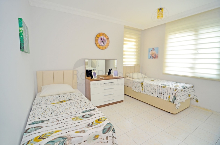 شقة ثلاث غرف وصالة مفروشة وبسعر مميز في الانيا 