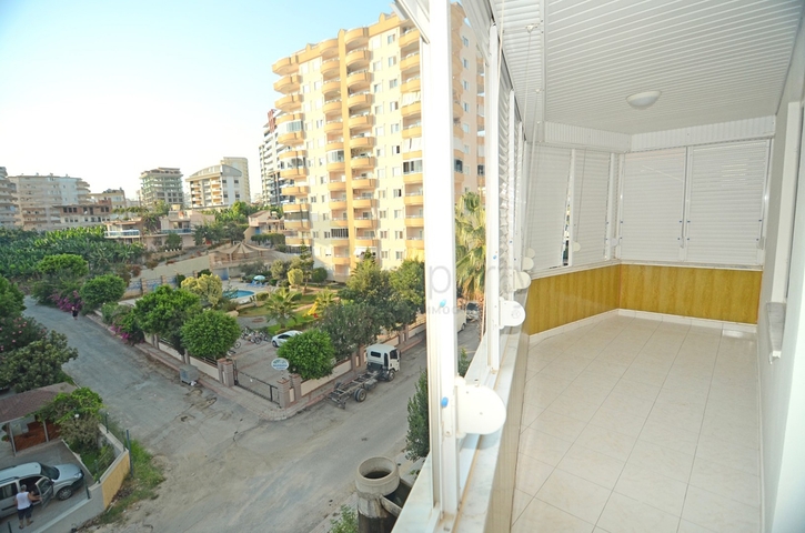 شقة ثلاث غرف وصالة مفروشة وبسعر مميز في الانيا 