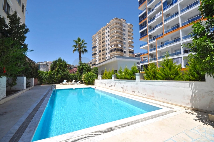 شقة ثلاث غرف وصالة مفروشة وبسعر مميز في الانيا 