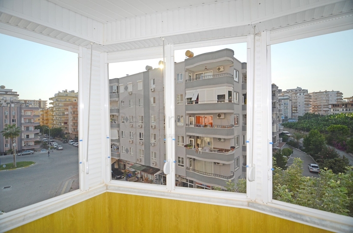 شقة ثلاث غرف وصالة مفروشة وبسعر مميز في الانيا 