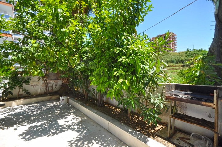 شقة ثلاث غرف وصالة مفروشة وبسعر مميز في الانيا 