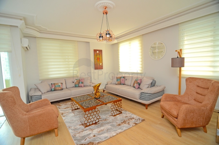 شقة ثلاث غرف وصالة مفروشة وبسعر مميز في الانيا 