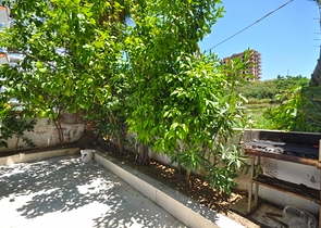 شقة ثلاث غرف وصالة مفروشة وبسعر مميز في الانيا 