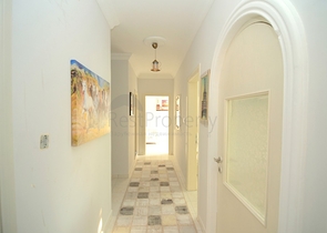 شقة ثلاث غرف وصالة مفروشة وبسعر مميز في الانيا 