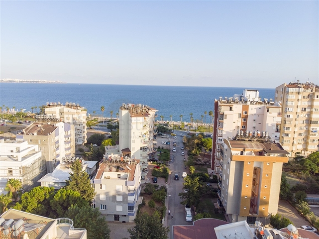 شقة 2 + 1 في 150 متر من شاطئ كونيالتي في انطاليا 