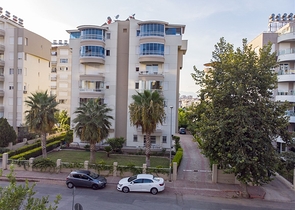 شقة 2 + 1 في 150 متر من شاطئ كونيالتي في انطاليا 