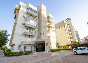 شقة 2 + 1 في 150 متر من شاطئ كونيالتي في انطاليا 