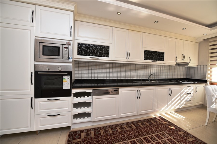 على مسافة 100 متر من شاطئ البحر - شقة مفروشة ضمن مجمع حديث في مهموتلار / الانيا 