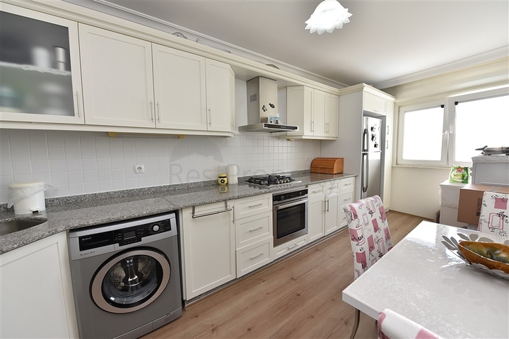 غرفتين وصالة مفروشة ضمن منطقة جيكجلي الهادئة في الانيا 