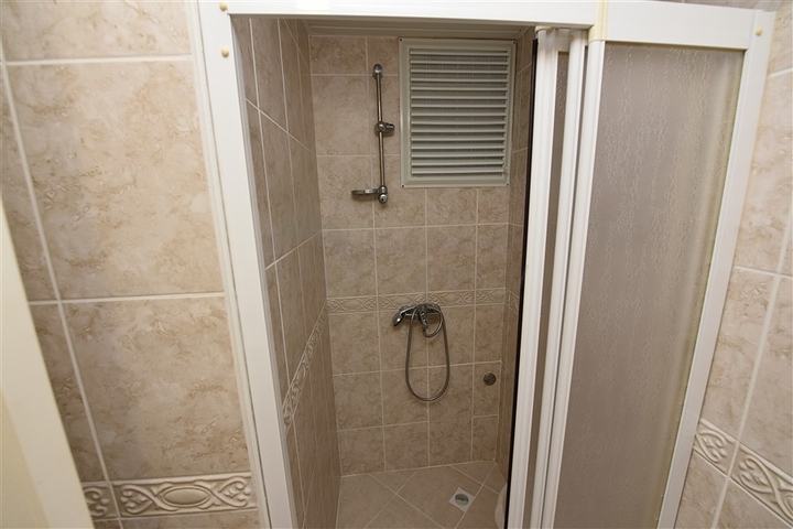 غرفتين وصالة مفروشة ضمن منطقة جيكجلي الهادئة في الانيا 