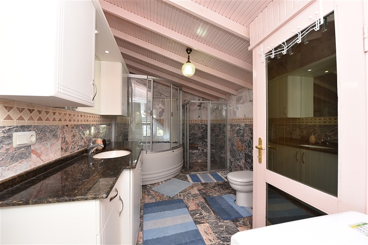 فيلا مفروشة قريبة من البحر في كاستل / الانيا 