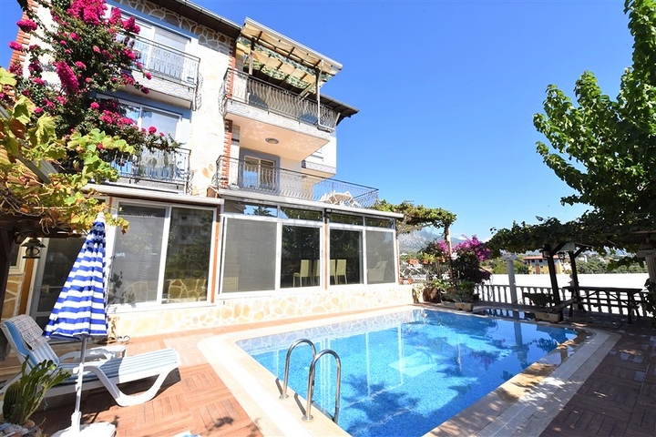 فيلا مفروشة قريبة من البحر في كاستل / الانيا 