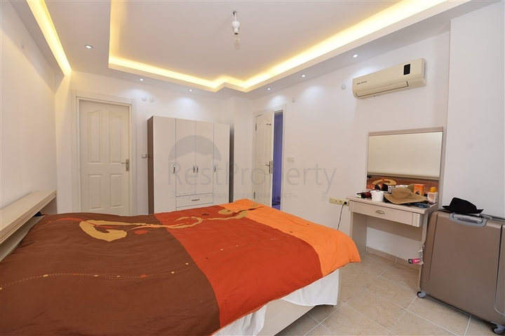 شقق غرفتين وصالة ضمن مجمع سكني يبعد  100 متر عن شاطئ البحر 