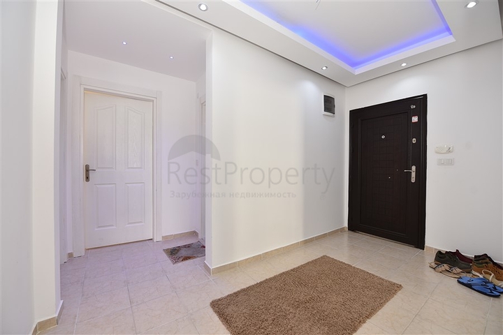 شقق غرفتين وصالة ضمن مجمع سكني يبعد  100 متر عن شاطئ البحر 