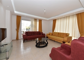 شقق غرفتين وصالة ضمن مجمع سكني يبعد  100 متر عن شاطئ البحر 