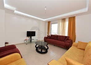 شقق غرفتين وصالة ضمن مجمع سكني يبعد  100 متر عن شاطئ البحر 