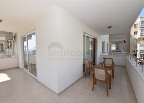 شقق غرفتين وصالة ضمن مجمع سكني يبعد  100 متر عن شاطئ البحر 