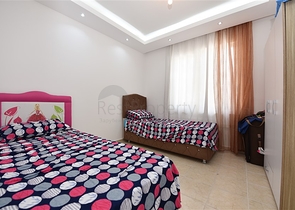 شقق غرفتين وصالة ضمن مجمع سكني يبعد  100 متر عن شاطئ البحر 