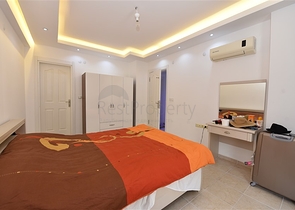 شقق غرفتين وصالة ضمن مجمع سكني يبعد  100 متر عن شاطئ البحر 