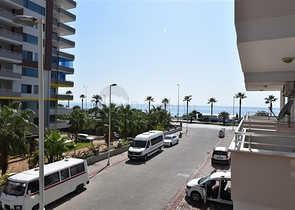 شقق غرفتين وصالة ضمن مجمع سكني يبعد  100 متر عن شاطئ البحر 