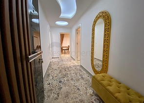 شقة تصميم غرفة وصالة ضمن مجمع سكني حديث في مهموتلار 