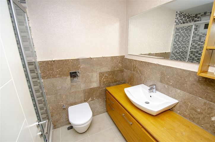 شقة فسيحة 4 + 1 في اونجلي كونيالتي أنطاليا 