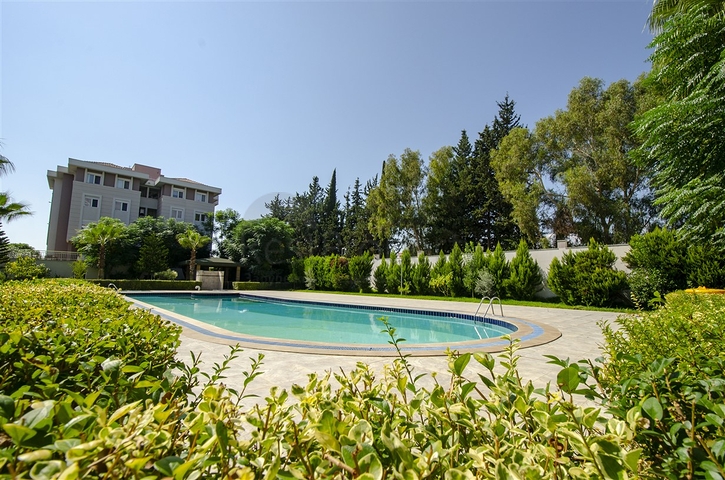 شقة فسيحة 4 + 1 في اونجلي كونيالتي أنطاليا 