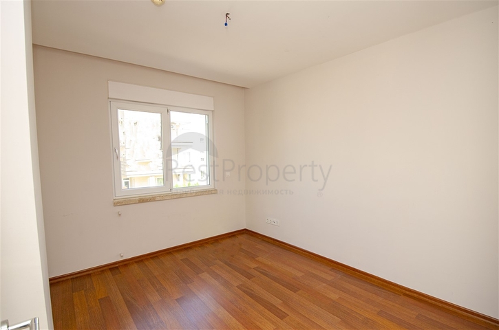 شقة فسيحة 4 + 1 في اونجلي كونيالتي أنطاليا 